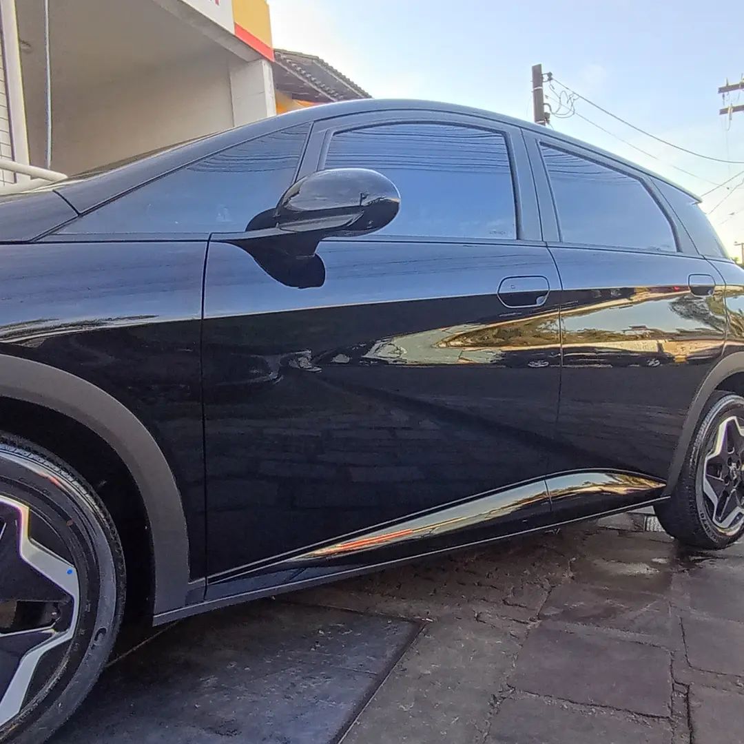 Hatch preto com pintura espelhada